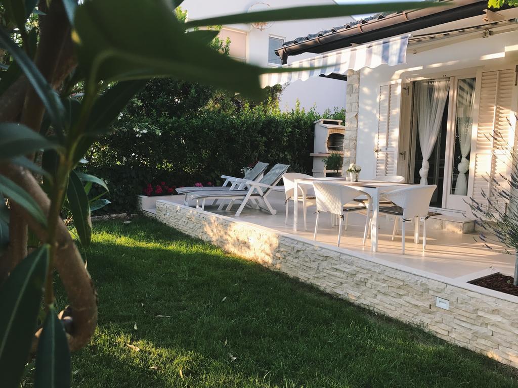 Apartment Puntica Petrcane Buitenkant foto